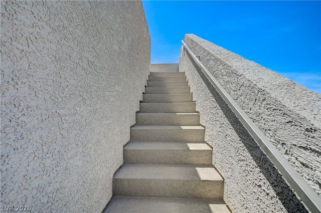 7760 Misty Oaks Avenue, Las Vegas, NV 89113