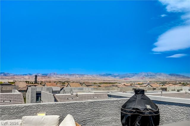 7760 Misty Oaks Avenue, Las Vegas, NV 89113
