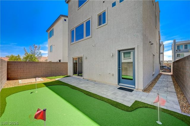 7760 Misty Oaks Avenue, Las Vegas, NV 89113