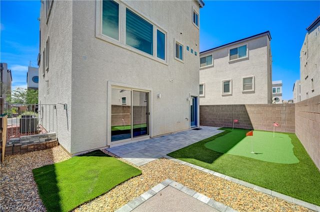 7760 Misty Oaks Avenue, Las Vegas, NV 89113
