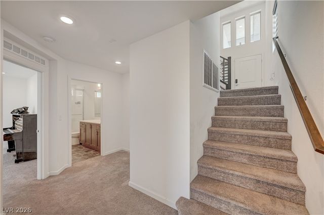 7760 Misty Oaks Avenue, Las Vegas, NV 89113