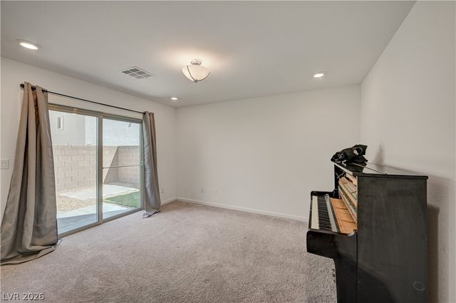 7760 Misty Oaks Avenue, Las Vegas, NV 89113