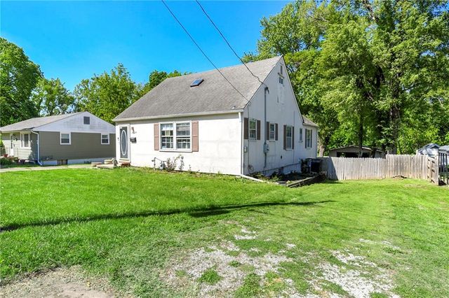 3204 S Sterling Avenue, Independence, MO 64052