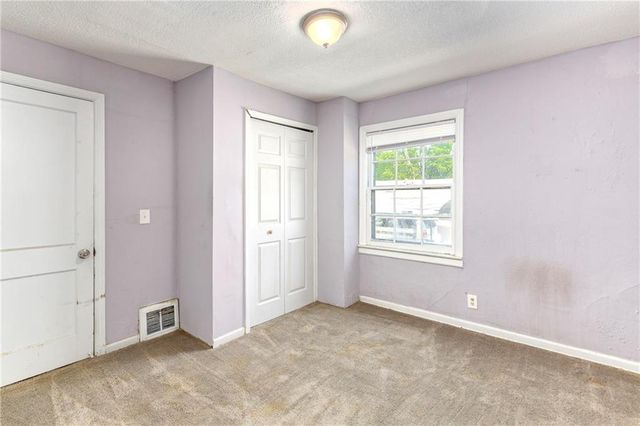 3204 S Sterling Avenue, Independence, MO 64052