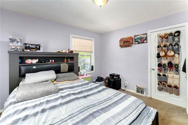 3204 S Sterling Avenue, Independence, MO 64052