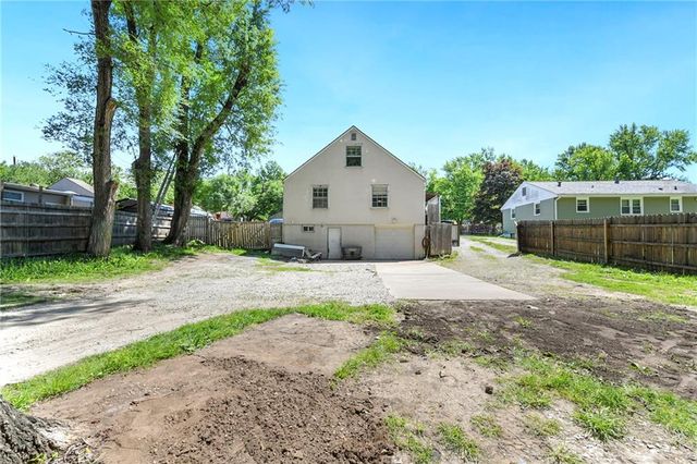 3204 S Sterling Avenue, Independence, MO 64052