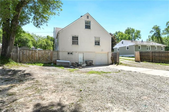 3204 S Sterling Avenue, Independence, MO 64052