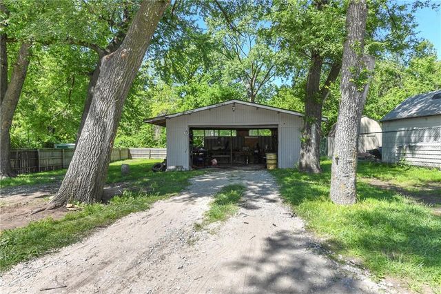 3204 S Sterling Avenue, Independence, MO 64052