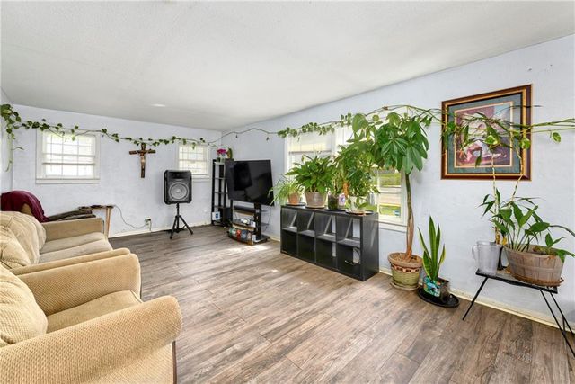 3204 S Sterling Avenue, Independence, MO 64052