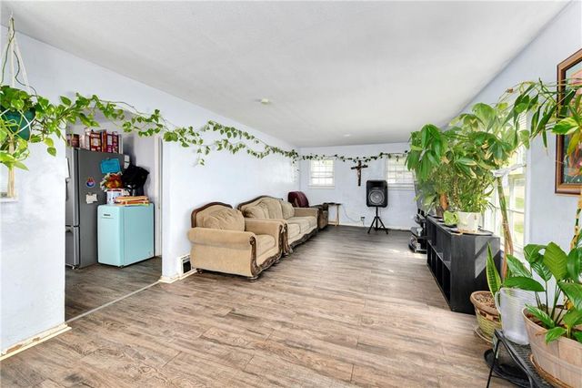 3204 S Sterling Avenue, Independence, MO 64052