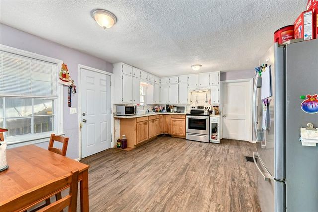 3204 S Sterling Avenue, Independence, MO 64052