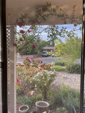 2655 Calle Primavera, Santa Fe, NM 87505