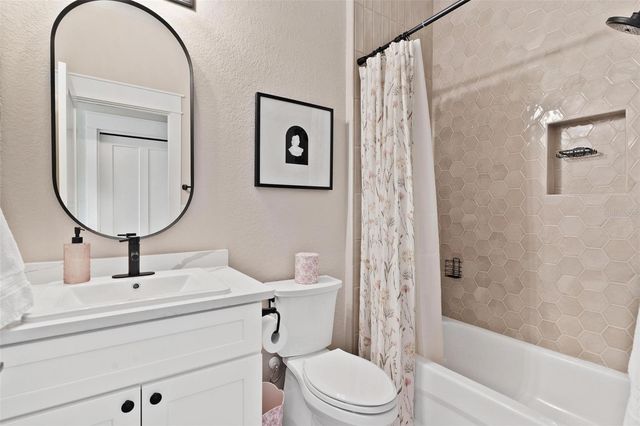 5509 NANTAHALA LANE, Lady Lake, FL 32159