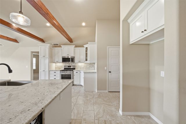 7052 S 310th East Avenue, Broken Arrow, OK 74014