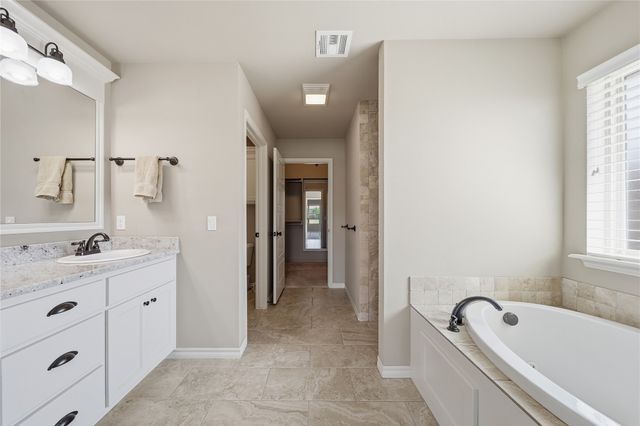 7052 S 310th East Avenue, Broken Arrow, OK 74014