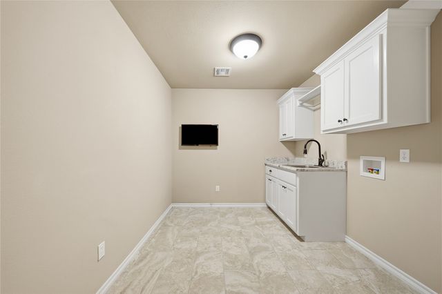 7052 S 310th East Avenue, Broken Arrow, OK 74014