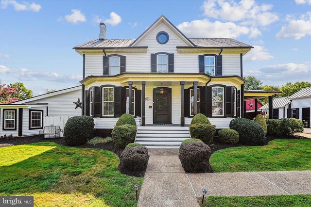 20857 ASHBURN RD, Ashburn, VA 20147