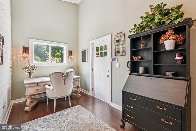 20857 ASHBURN RD, Ashburn, VA 20147