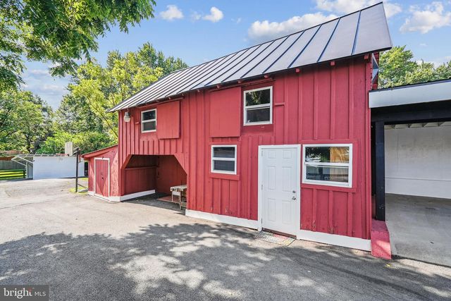 20857 ASHBURN RD, Ashburn, VA 20147