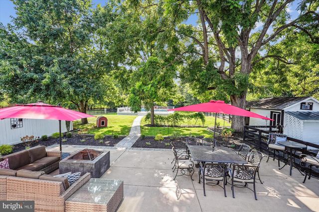 20857 ASHBURN RD, Ashburn, VA 20147