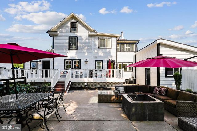 20857 ASHBURN RD, Ashburn, VA 20147