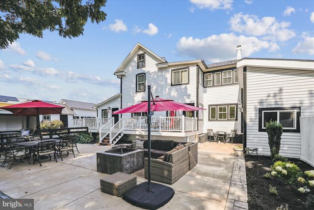 20857 ASHBURN RD, Ashburn, VA 20147