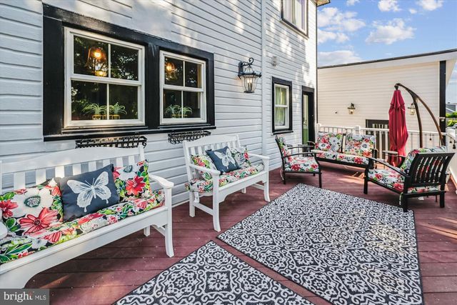 20857 ASHBURN RD, Ashburn, VA 20147