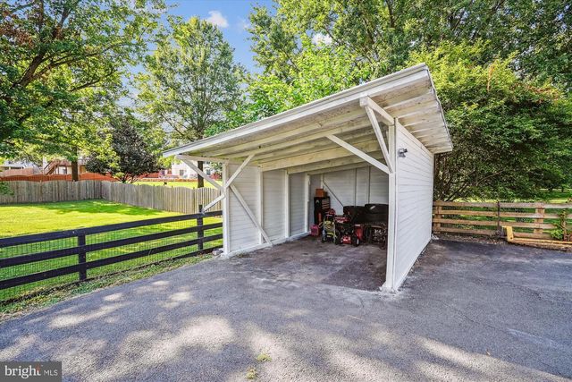 20857 ASHBURN RD, Ashburn, VA 20147