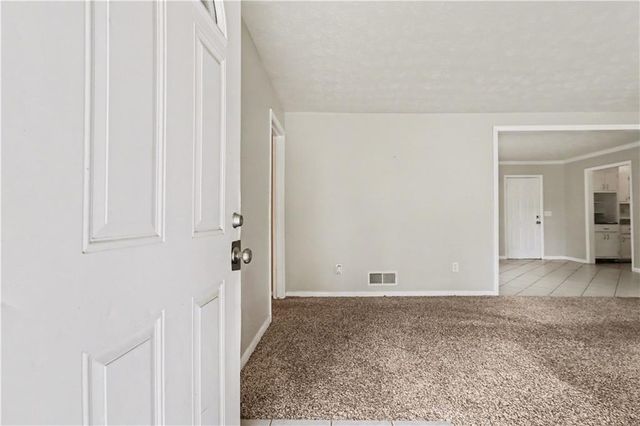 727 S Carter Drive, Jonesboro, GA 30236