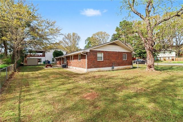 727 S Carter Drive, Jonesboro, GA 30236