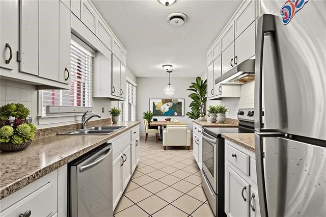 727 S Carter Drive, Jonesboro, GA 30236