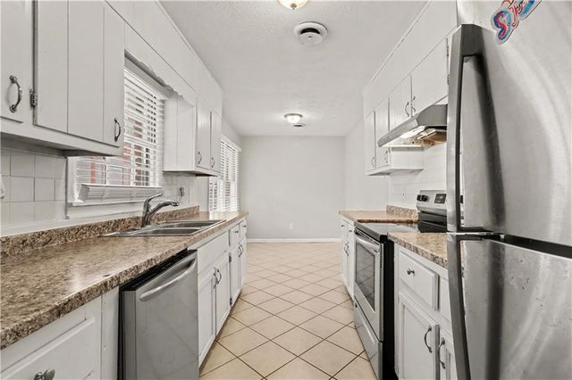 727 S Carter Drive, Jonesboro, GA 30236