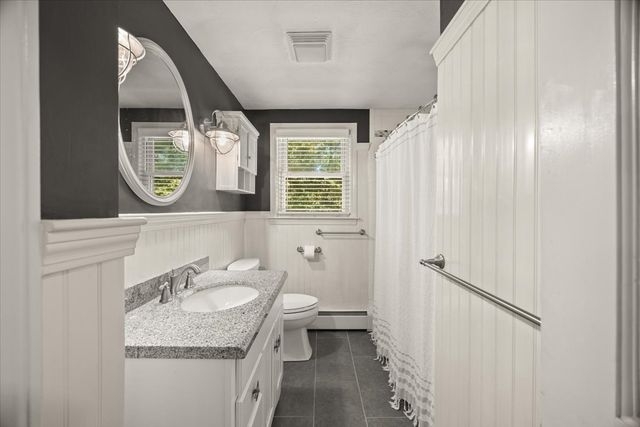 33 Lantern Ln, Plymouth, MA 02360