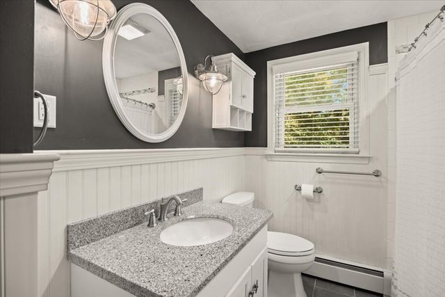 33 Lantern Ln, Plymouth, MA 02360