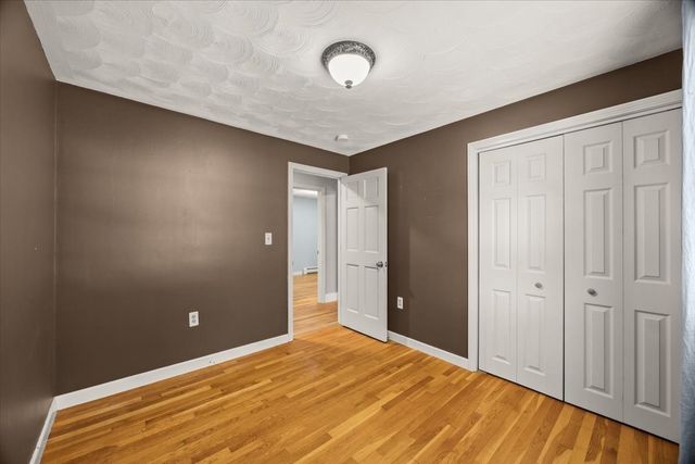 33 Lantern Ln, Plymouth, MA 02360