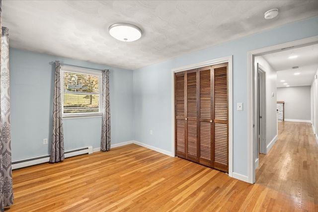 33 Lantern Ln, Plymouth, MA 02360