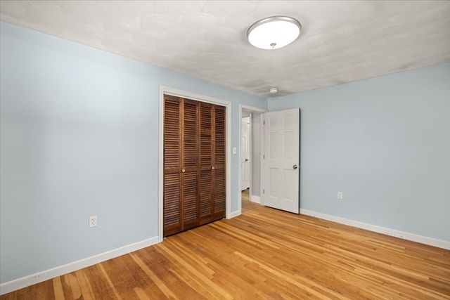 33 Lantern Ln, Plymouth, MA 02360