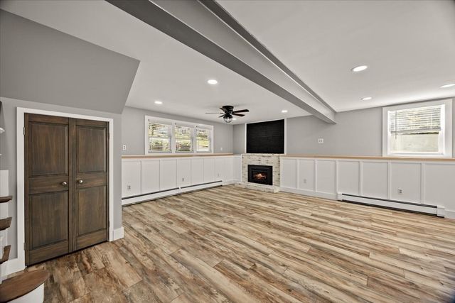 33 Lantern Ln, Plymouth, MA 02360