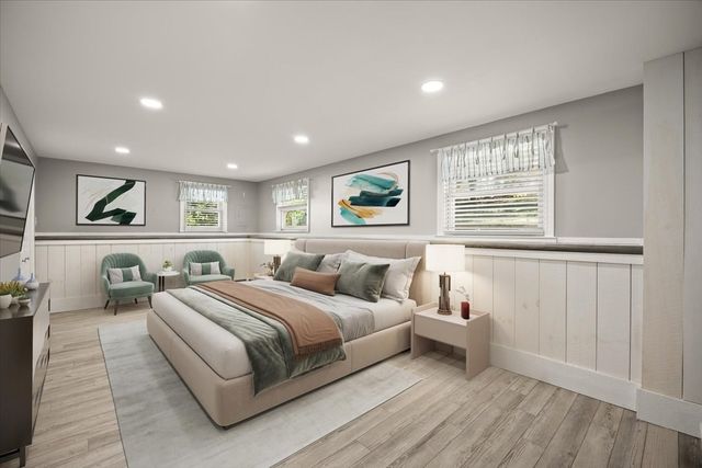 33 Lantern Ln, Plymouth, MA 02360