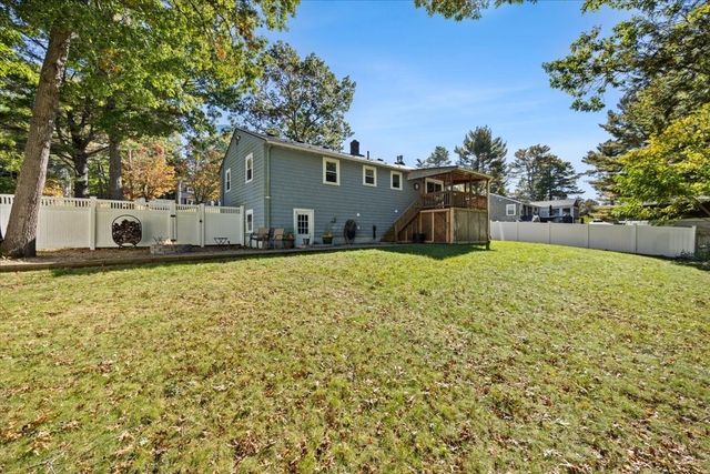 33 Lantern Ln, Plymouth, MA 02360