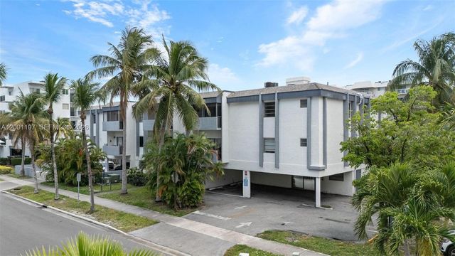 3582 NE 171st St 207, North Miami Beach, FL 33160