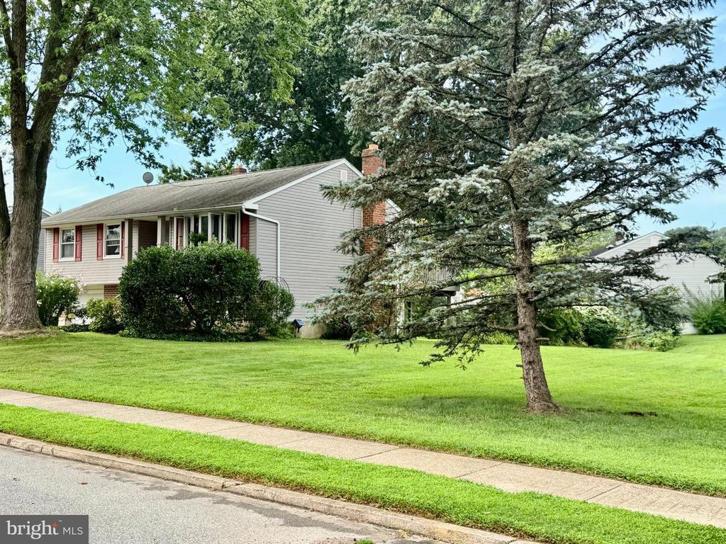 172 BLACKTHORNE LN, ASTON, PA 19014 — photo 2
