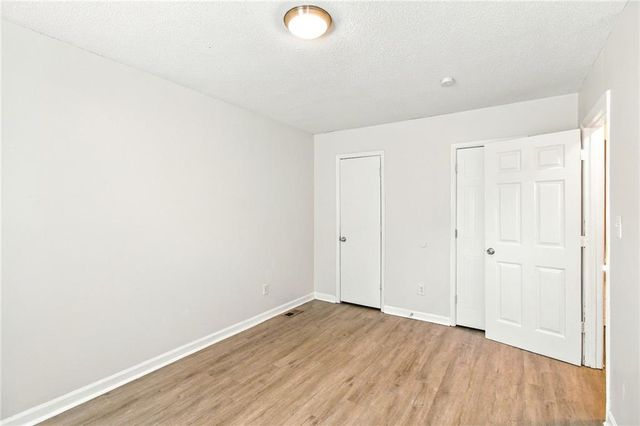 7980 Woodlake Drive, Riverdale, GA 30274