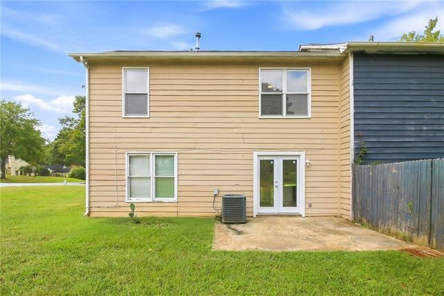 7980 Woodlake Drive, Riverdale, GA 30274