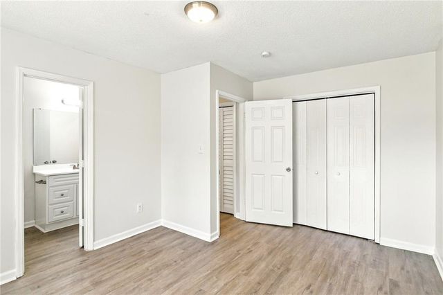 7980 Woodlake Drive, Riverdale, GA 30274