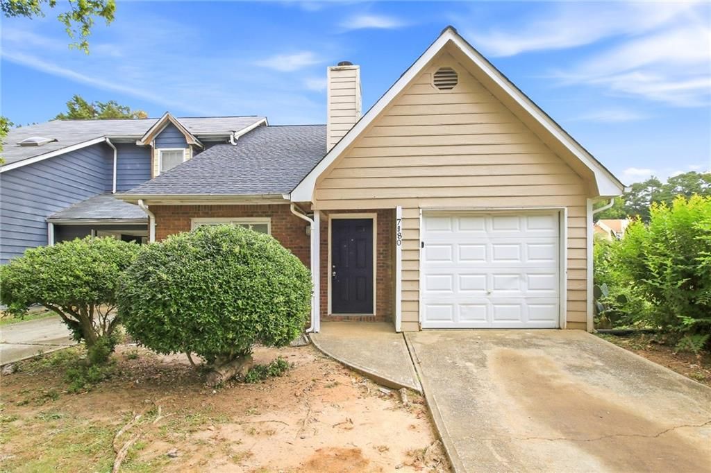 7980 Woodlake Drive, Riverdale, GA 30274