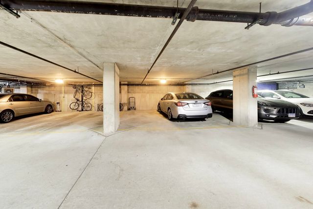 508 W MELROSE Street 4D, Chicago, IL 60657