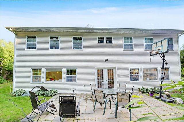87 Susquehanna Avenue, Great Neck, NY 11021