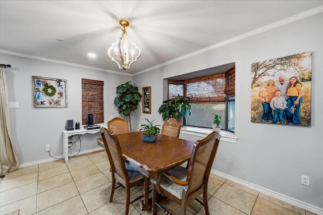 209 Live Oak Lane, Burleson, TX 76028