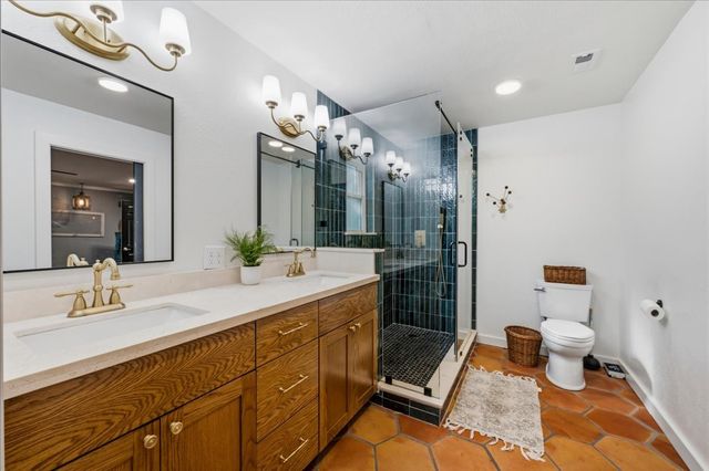 209 Live Oak Lane, Burleson, TX 76028